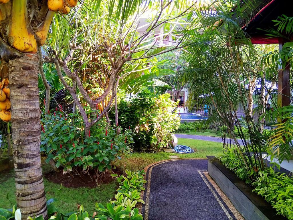 Pondok Anyar Hotel Kuta  Exterior photo