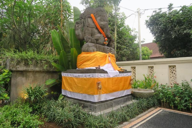 Pondok Anyar Hotel Kuta  Exterior photo