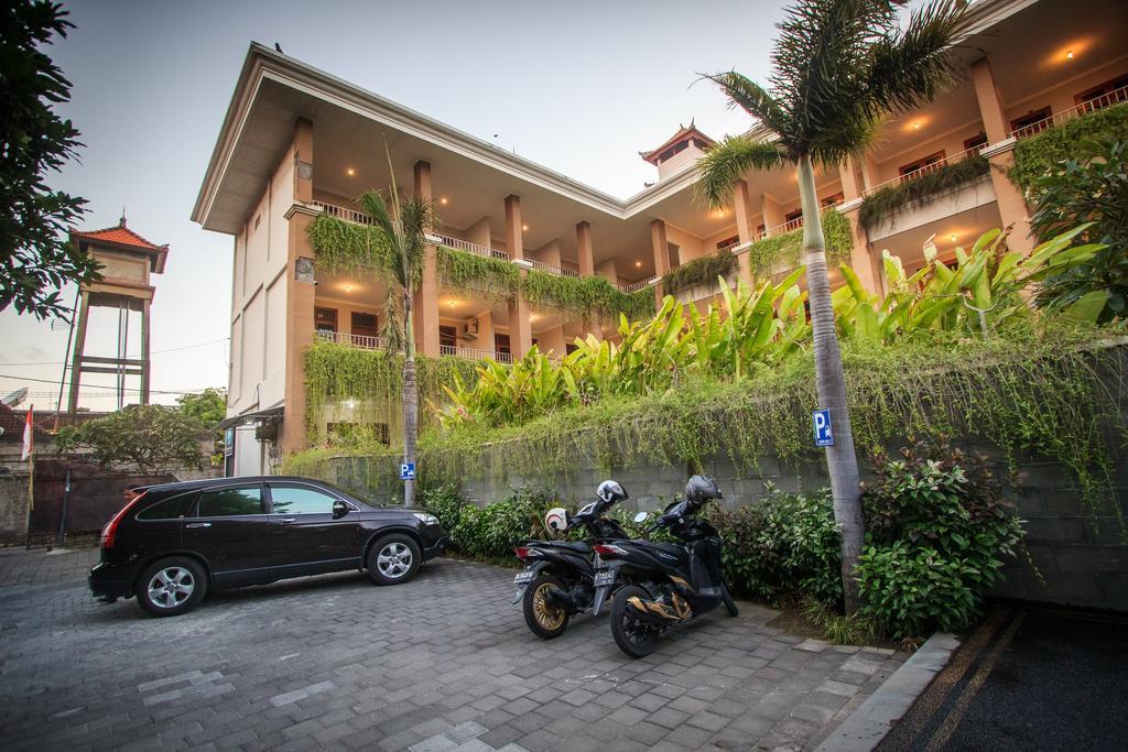 Pondok Anyar Hotel Kuta  Exterior photo